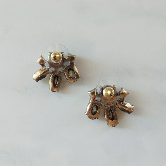 3/$25 Vintage Style Clear Crystal Earrings - Picture 7 of 7